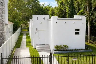 7537 NW 3rd Ave #1, Miami: photo 1 of 20