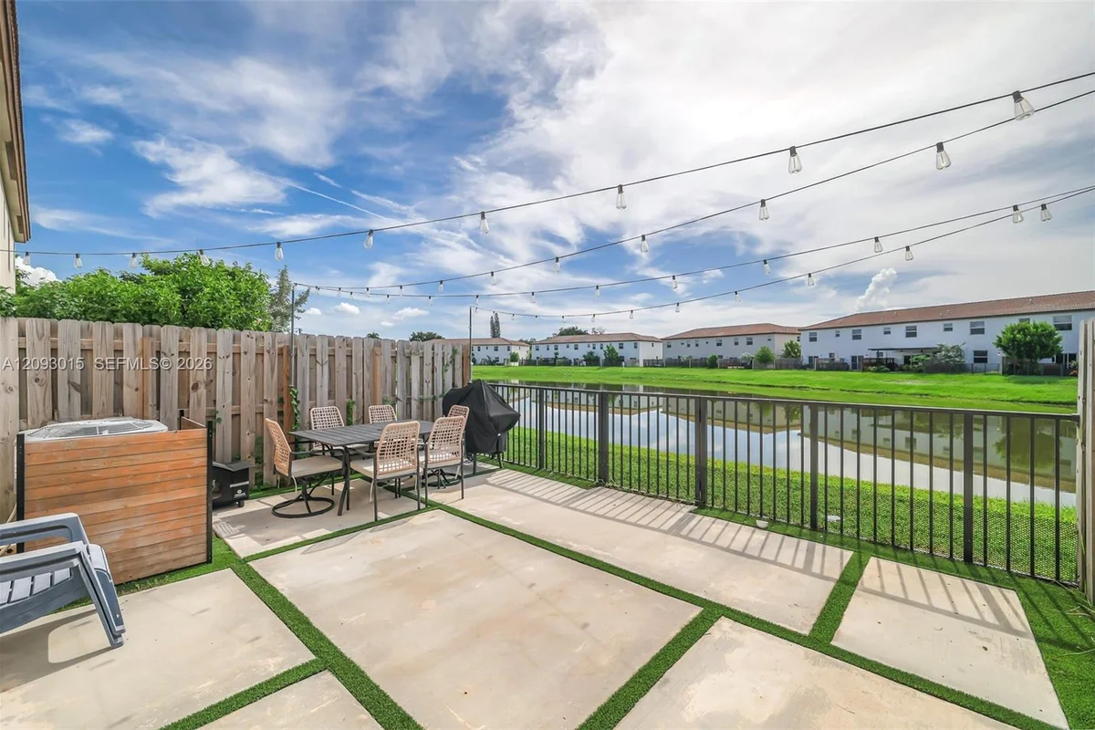 12685 NW 23rd Pl, Miami: photo 1 of 45