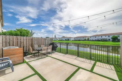 12685 NW 23rd Pl, Miami: photo 1 of 45