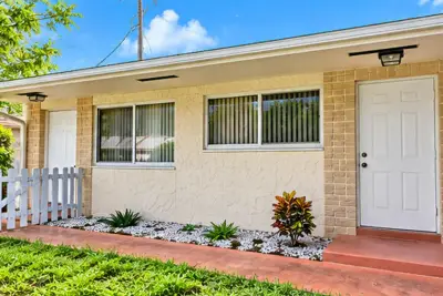 812 NE 2nd St #2, Hallandale Beach: photo 1 of 25