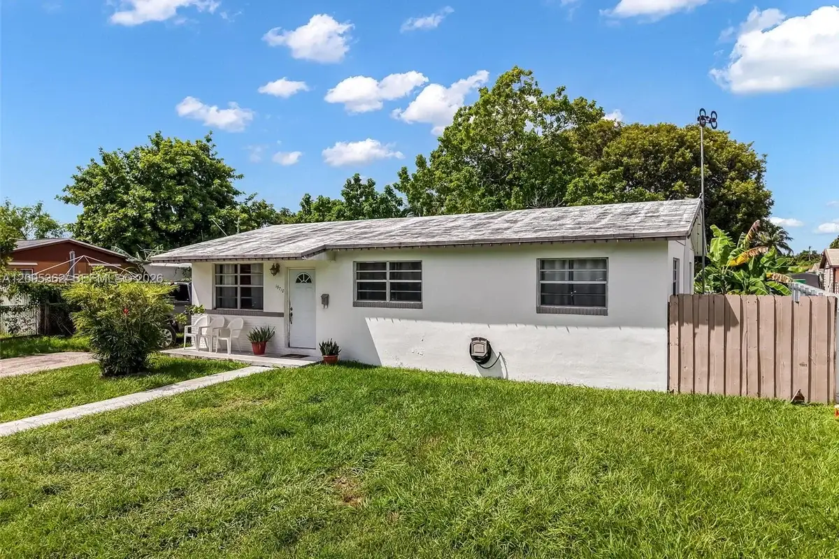 19710 SW 114th Pl, Miami: photo 1 of 43