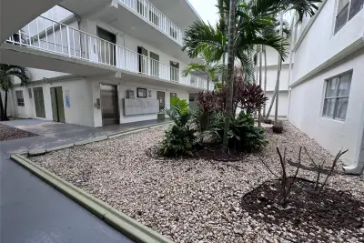 4205 N University Dr #107, Sunrise: photo 1 of 33