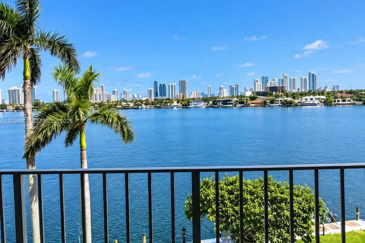 16558 NE 26th Ave #5D, North Miami Beach: photo 1 of 35
