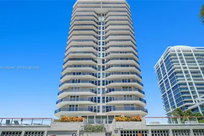 Condo in Miami Beach: photo 1 of 36
