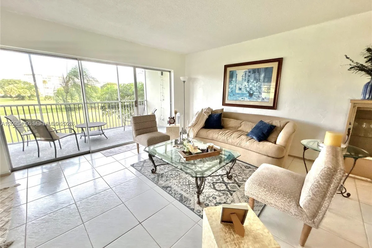 2900 N Palm Aire Dr #210, Pompano Beach: photo 1 of 15