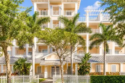 1931 NE 2nd St #405, Deerfield Beach: photo 1 of 29