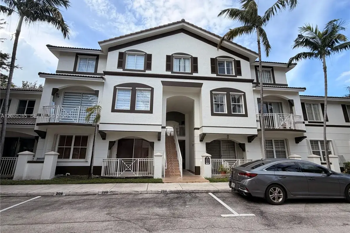 8838 W Flagler St #208, Miami: photo 1 of 15
