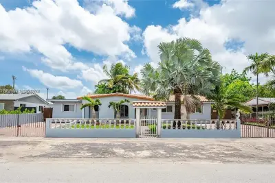 11950 SW 182nd Ter, Miami: photo 1 of 23