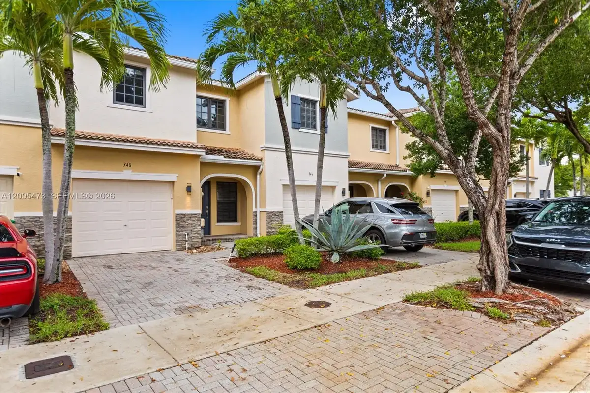 348 NE 194th Ter, Miami: photo 1 of 56