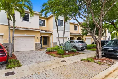 348 NE 194th Ter, Miami: photo 1 of 56