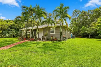 13662 N 54th N, The Acreage: photo 1 of 20