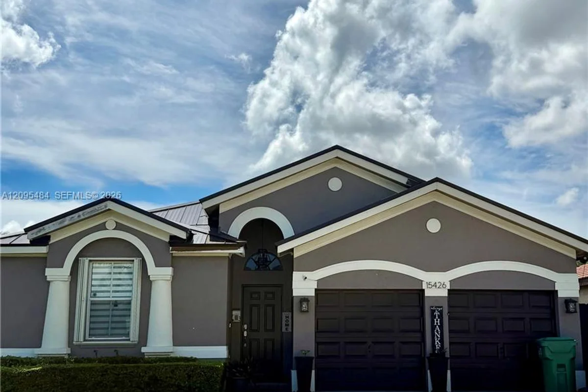 15426 SW 21st Ter, Miami: photo 1 of 10