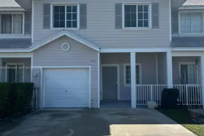 1675 SE 9th Ter, Homestead: photo 1 of 15