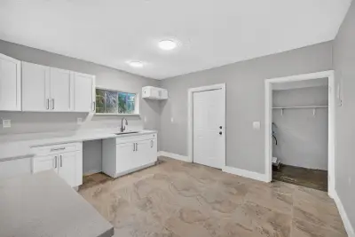 2731 NW 6th Ct, Fort Lauderdale: photo 1 of 35
