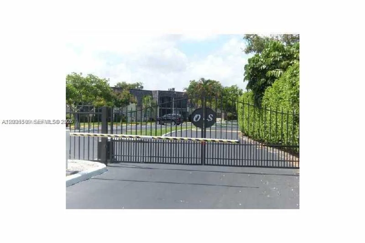 3101 Oakland Shores Dr #H103, Oakland Park: photo 1 of 11