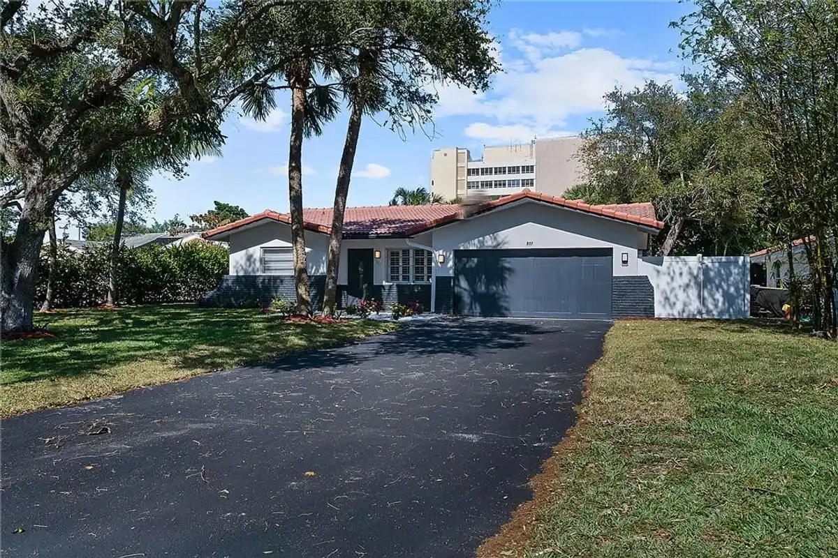 807 NW 7th St, Boca Raton: photo 1 of 27