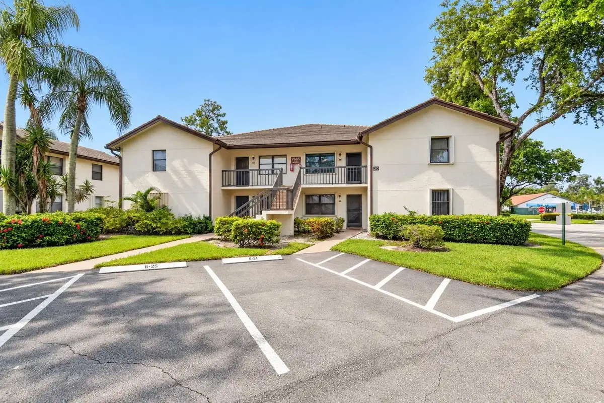 7665 Tahiti Ln #104, Lake Worth: photo 1 of 54