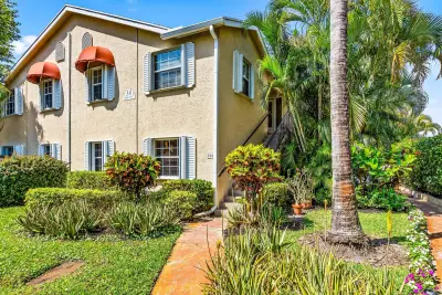 501 Waterside Dr, Hypoluxo: photo 1 of 21