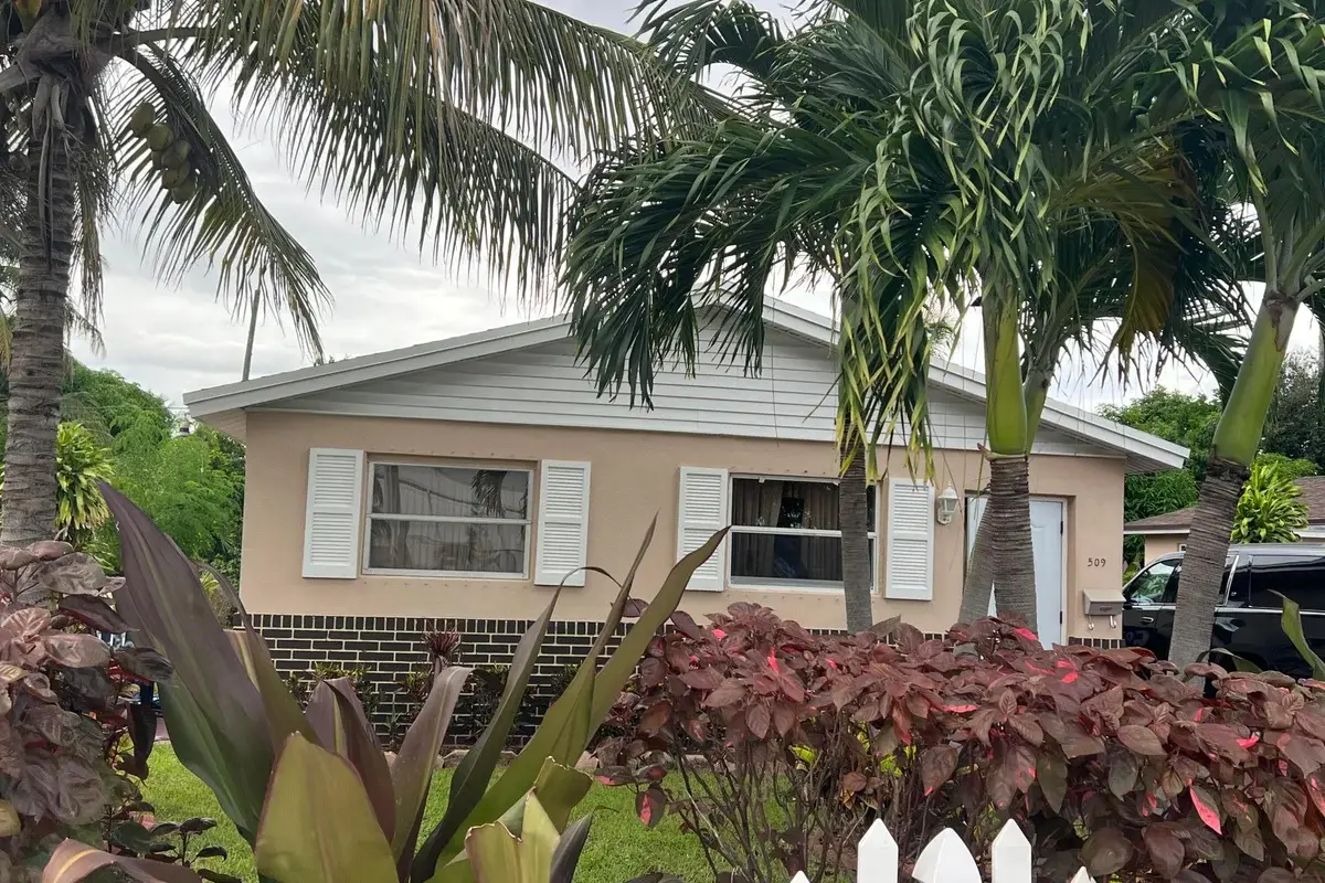 509 SW 10th St, Delray Beach: photo 1 of 10