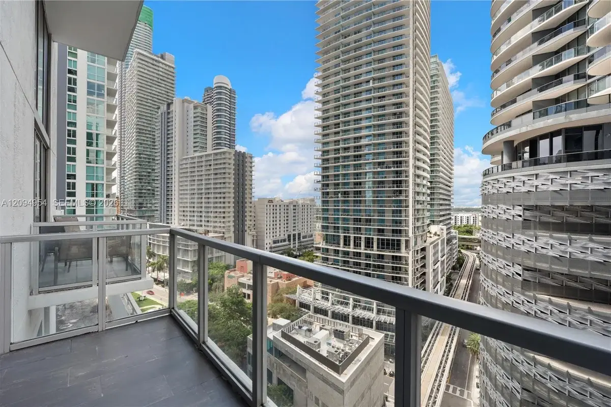 1050 Brickell Ave #1418, Miami: photo 1 of 21