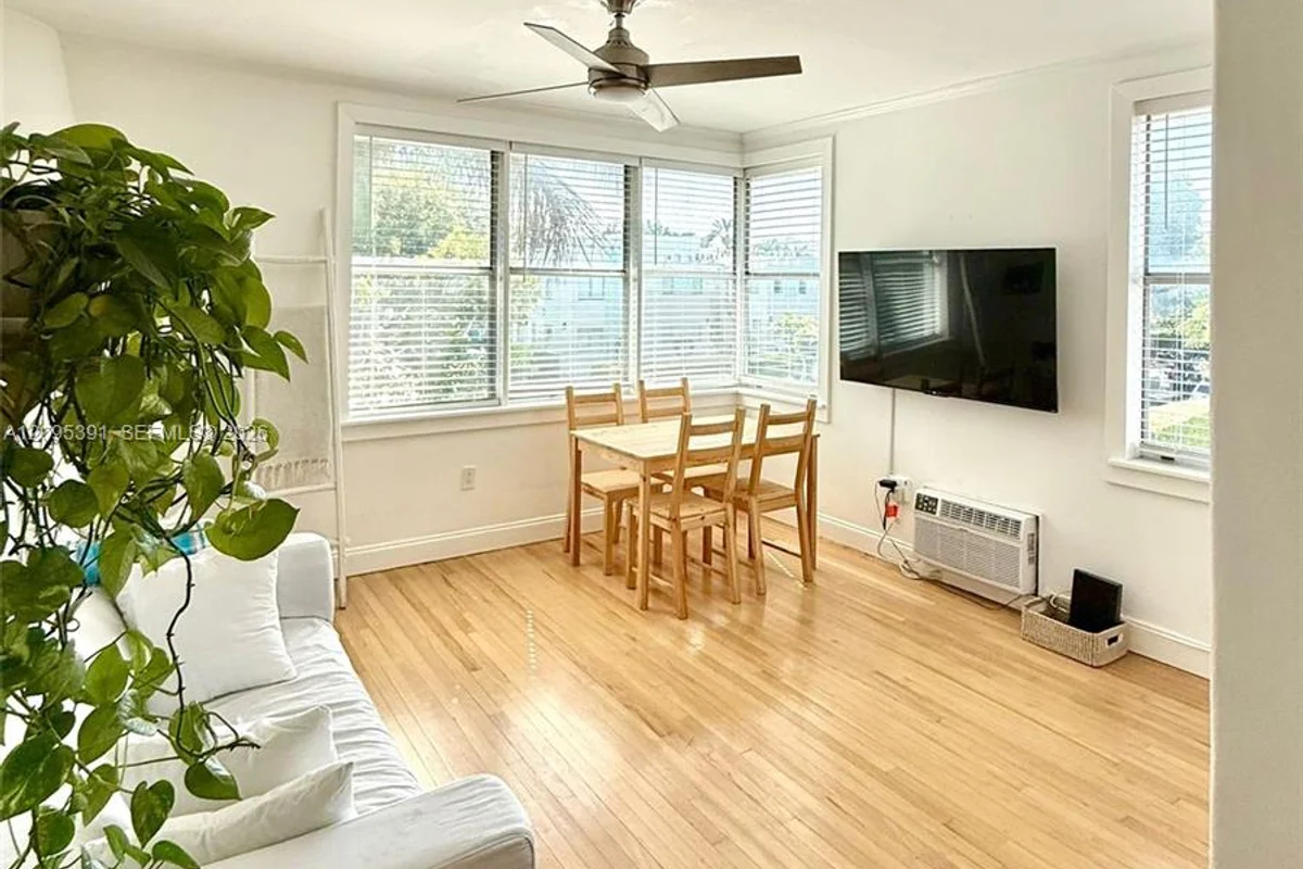 900 Jefferson Ave #10, Miami Beach: photo 1 of 7