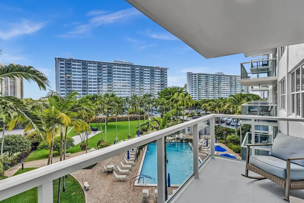 3300 NE 36th St #420, Fort Lauderdale: photo 1 of 52