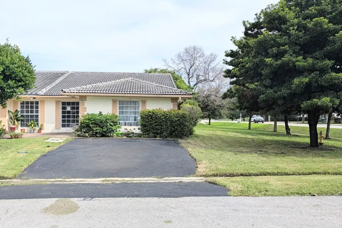 11001 NW 44th St #EAST, Coral Springs: photo 1 of 17
