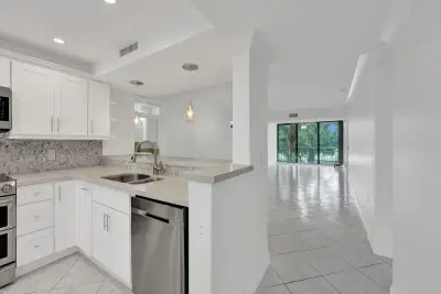 6169 Balboa Cir #306, Boca Raton: photo 1 of 47
