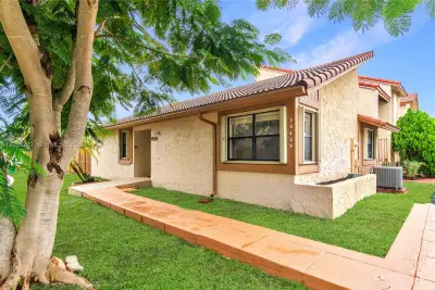 13429 SW 13th Ln, Miami: photo 1 of 30