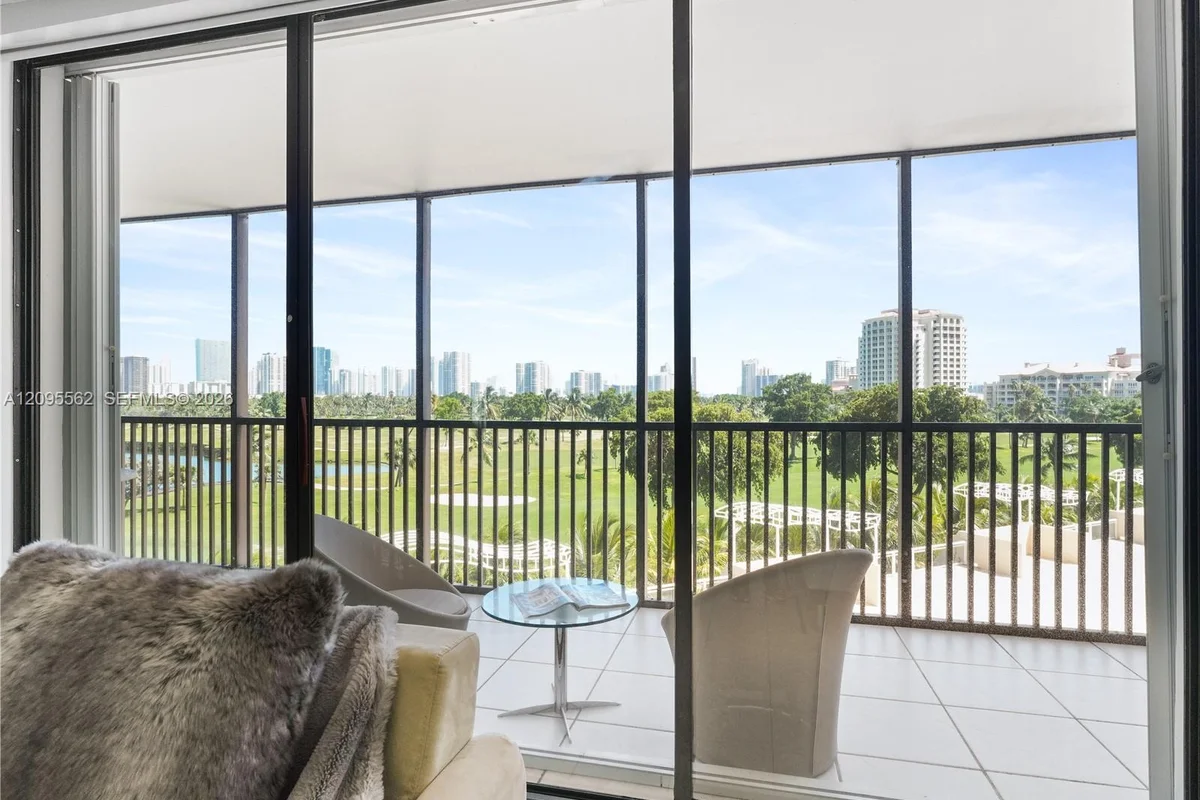 20379 W Country Club Dr #536, Aventura: photo 1 of 21