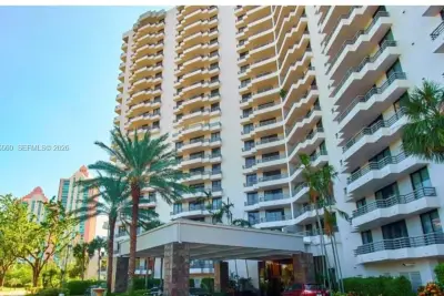 3300 NE 191st St #606, Aventura: photo 1 of 13
