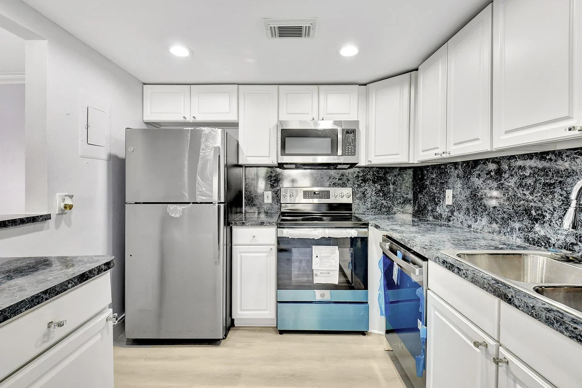 450 Saxony J, Delray Beach: photo 1 of 49