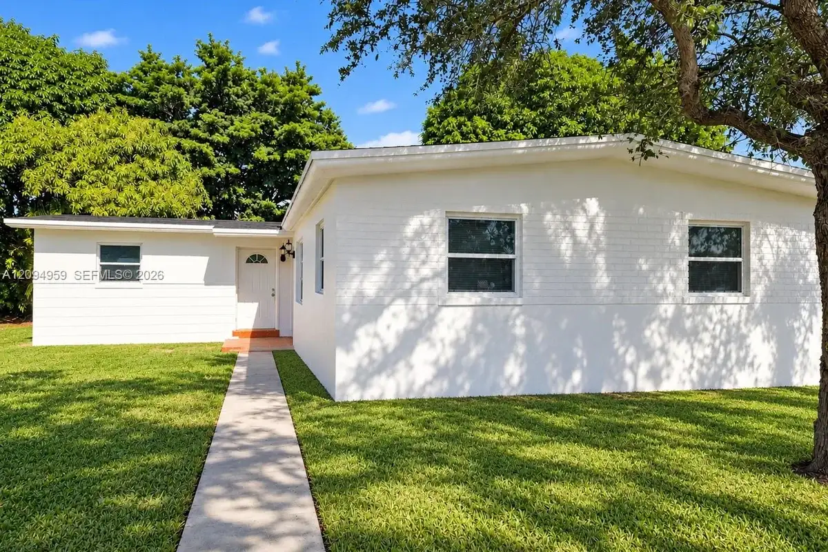 3001 SW 23rd Ter, Miami: photo 1 of 11