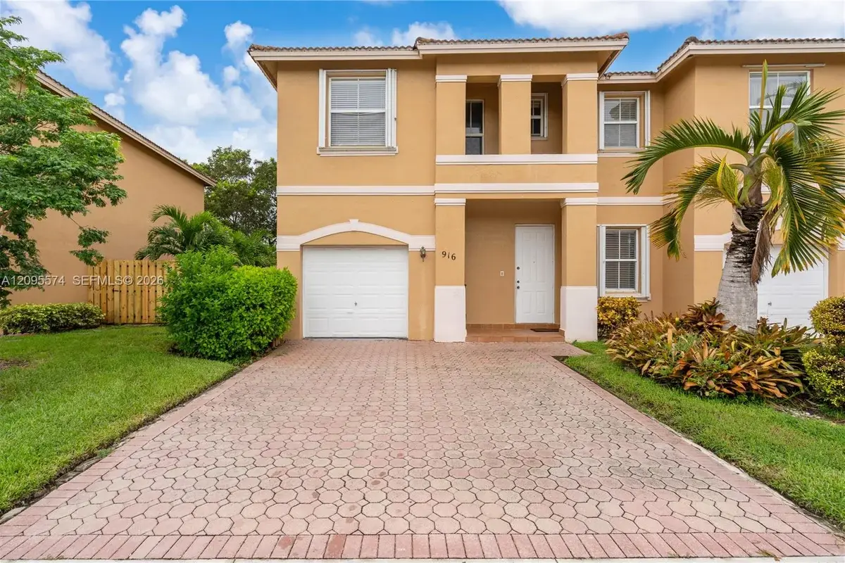 916 NW 135th Ter, Pembroke Pines: photo 1 of 44