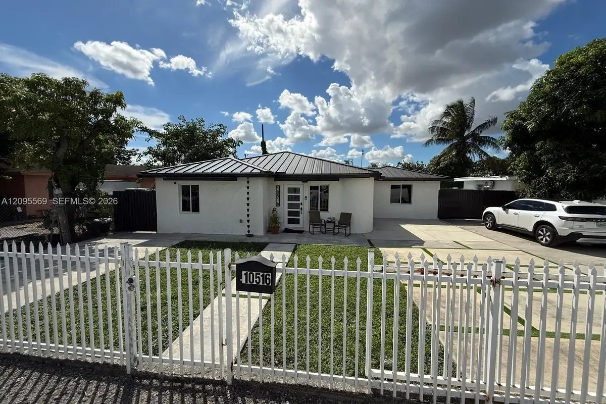 10516 NW 36th Pl, Miami: photo 1 of 47