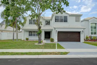 1127 SW 104th Way, Pembroke Pines: photo 1 of 40