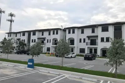 15600 SW 136 St #104, Miami: photo 1 of 16