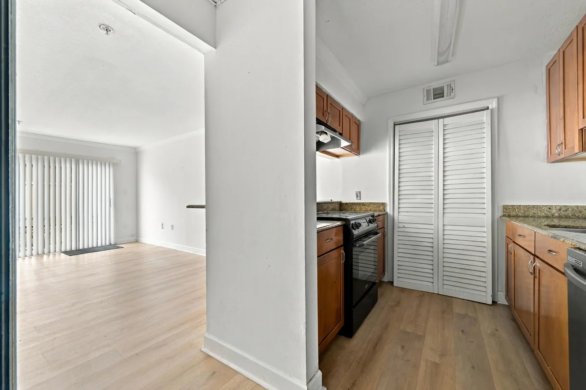 2303 N Congress Ave #11, Boynton Beach: photo 1 of 13