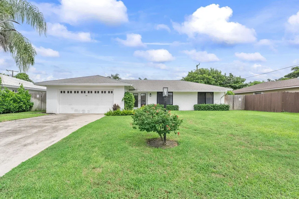 1291 SW 27th Pl, Boynton Beach: photo 1 of 28