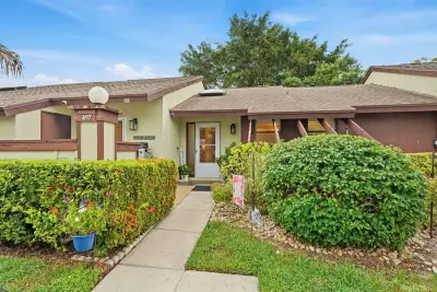 497 Iron Forge Ct, Royal Palm Beach: photo 1 of 32