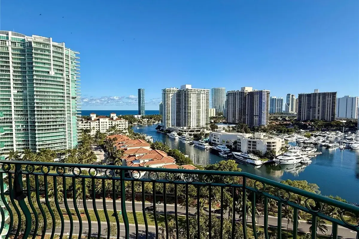 19900 E Country Club Dr #TS03, Aventura: photo 1 of 26