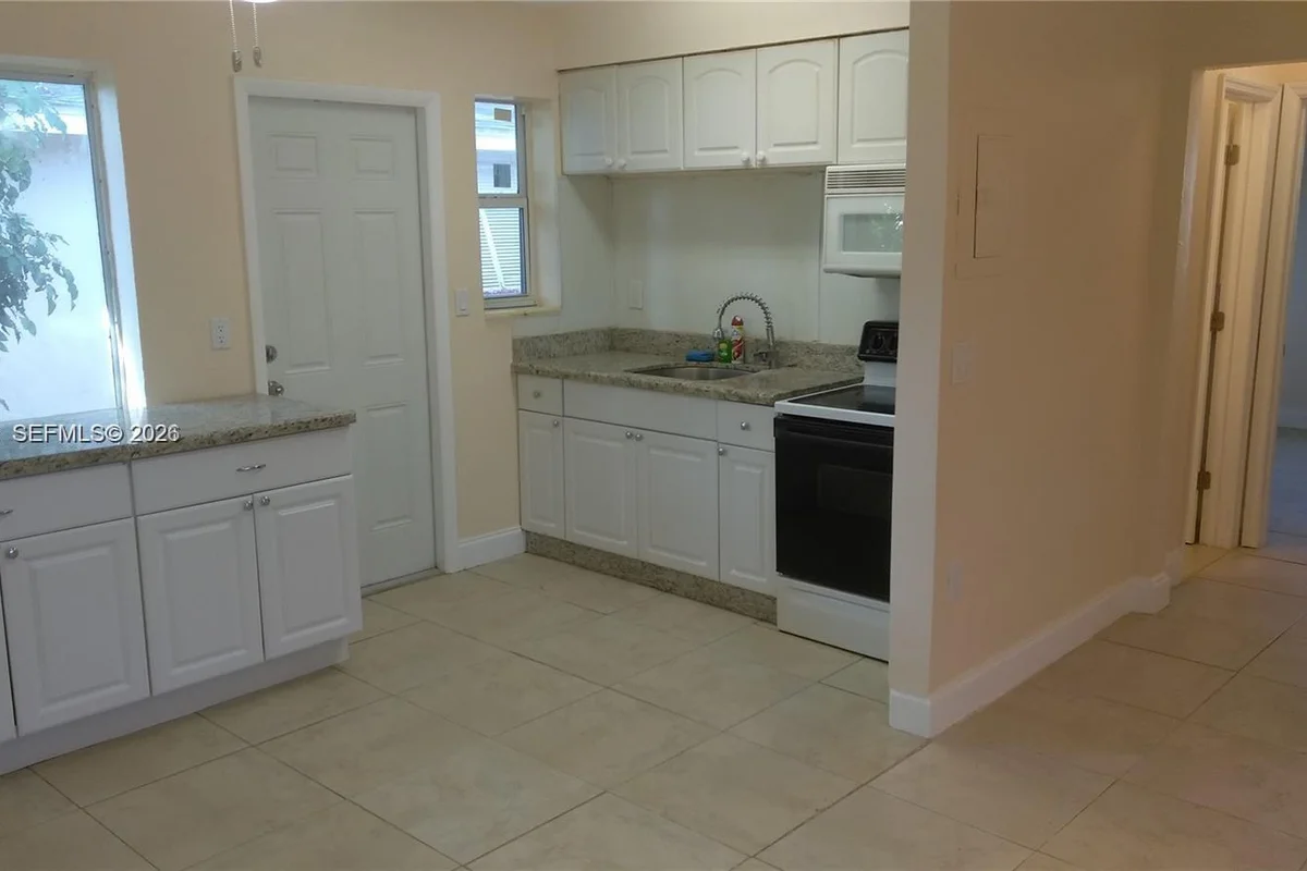 1926 Rodman St #1, Hollywood: photo 1 of 8