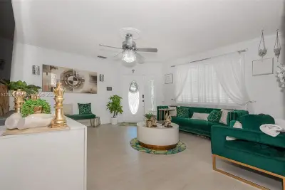7171 Sheridan St, Hollywood: photo 1 of 28