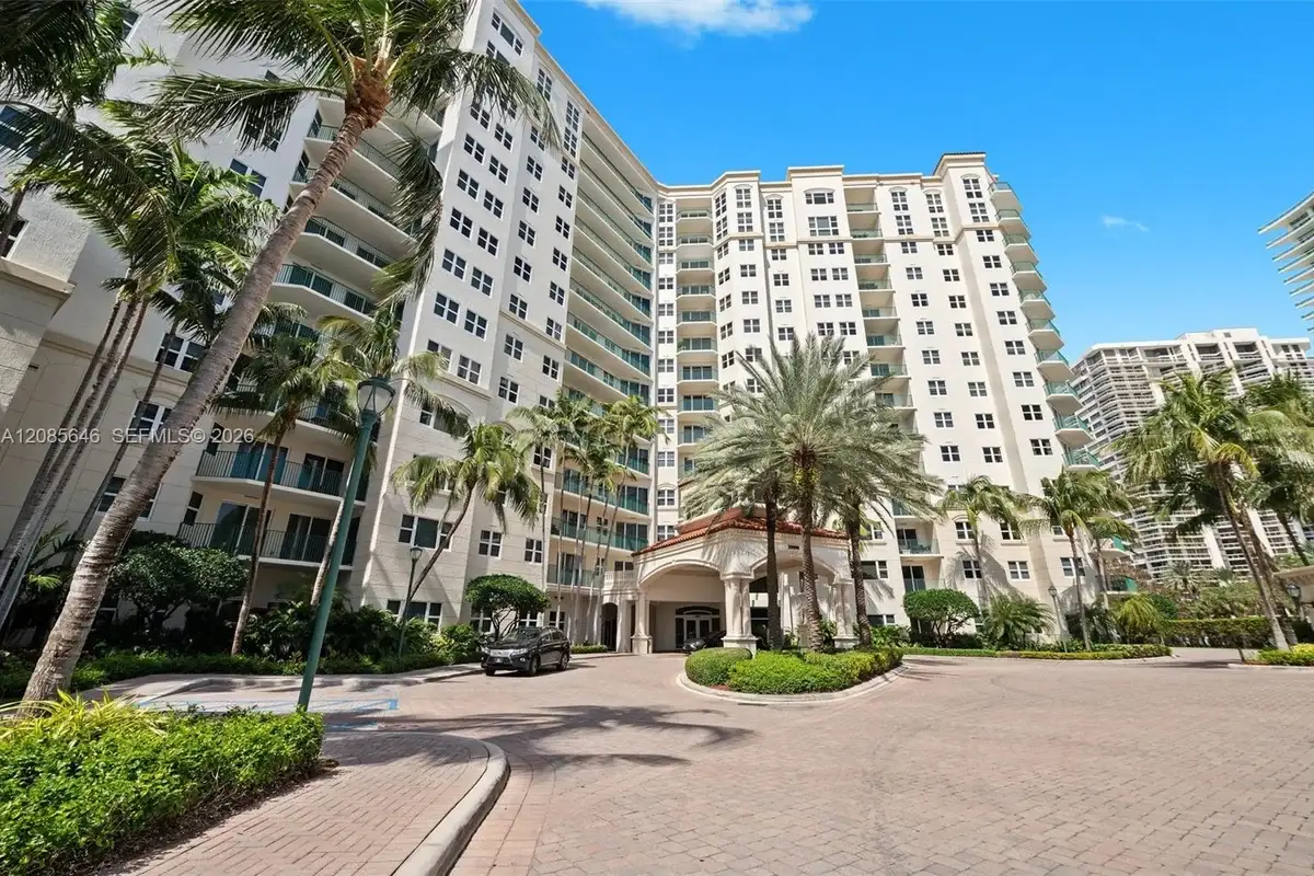 20000 E Country Club Dr #314, Aventura: photo 1 of 34