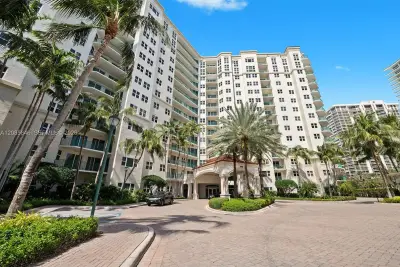 20000 E Country Club Dr #314, Aventura: photo 1 of 34