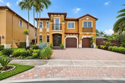 2644 SW 152nd Pl, Miami: photo 1 of 37