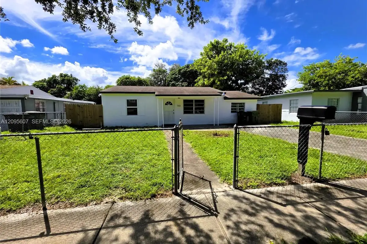 760 NW 126th St, North Miami: photo 1 of 53