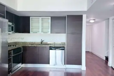 41 SE 5th St #709, Miami: photo 1 of 7