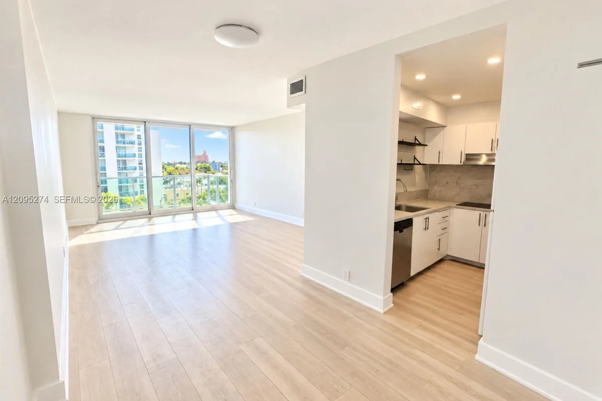 1000 West Ave #608, Miami Beach: photo 1 of 29