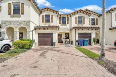 12713 SW 229th Ter, Miami: photo 1 of 30